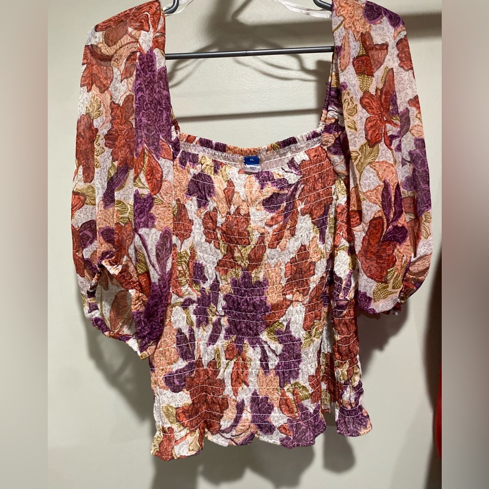 Old Navy Bohemian style floral top with ruched bodice